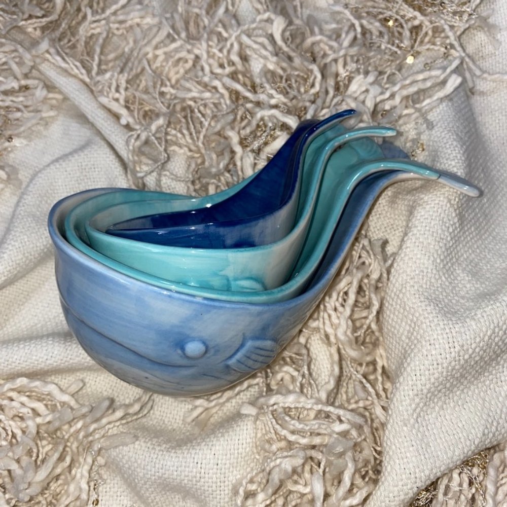 ANTHROPOLOGIE Whale-Tail Measuring Cups - Picture 12 of 12